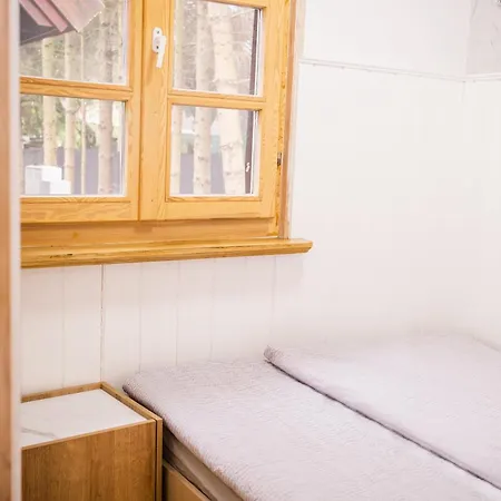 Riw Male Swory - Plywajacy Houseboat I Drewniane Station touristique