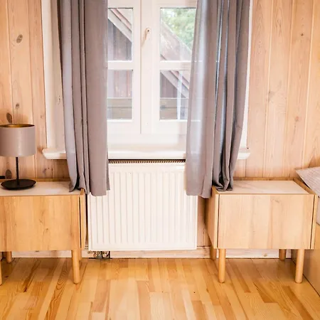 Station touristique Riw Male Swory - Plywajacy Houseboat I Drewniane Male Swornegacie