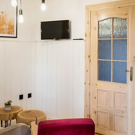 Riw Male Swory - Plywajacy Houseboat I Drewniane Station touristique *