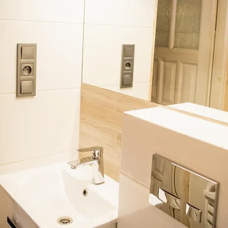 Station touristique Riw Male Swory - Plywajacy Houseboat I Drewniane *