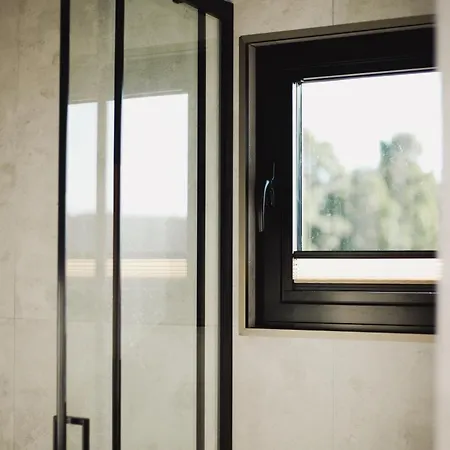 Riw Male Swory - Plywajacy Houseboat I Drewniane