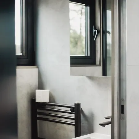 Riw Male Swory - Plywajacy Houseboat I Drewniane Station touristique *