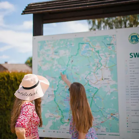 Riw Male Swory - Plywajacy Houseboat I Drewniane * Male Swornegacie