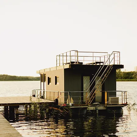 リゾート Riw Male Swory - Plywajacy Houseboat I Drewniane Małe Swornegacie