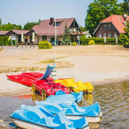 Station touristique Riw Male Swory - Plywajacy Houseboat I Drewniane Male Swornegacie