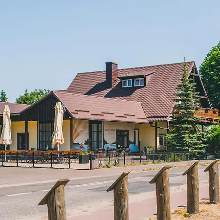 Station touristique Riw Male Swory - Plywajacy Houseboat I Drewniane Male Swornegacie