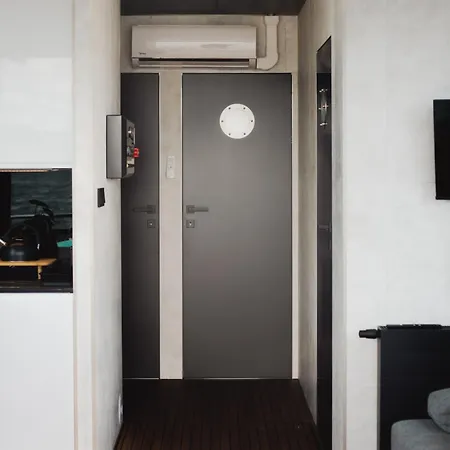 Riw Male Swory - Plywajacy Houseboat I Drewniane Station touristique