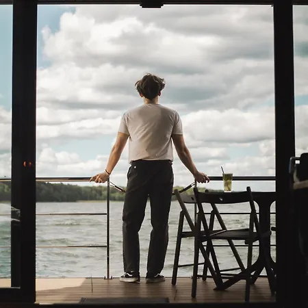 Riw Male Swory - Plywajacy Houseboat I Drewniane Station touristique Male Swornegacie