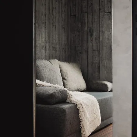 Station touristique Riw Male Swory - Plywajacy Houseboat I Drewniane Male Swornegacie