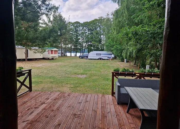 Riw Male Swory - Plywajacy Houseboat I Drewniane * Male Swornegacie