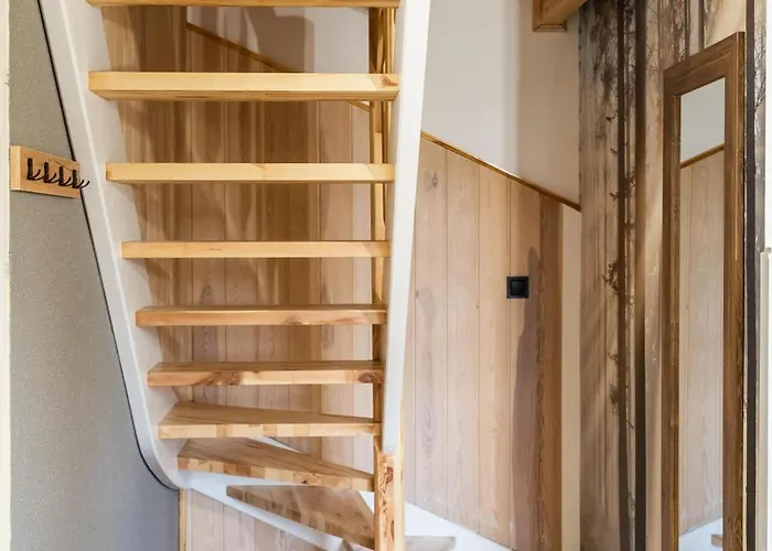 度假村 Riw Male Swory - Plywajacy Houseboat I Drewniane