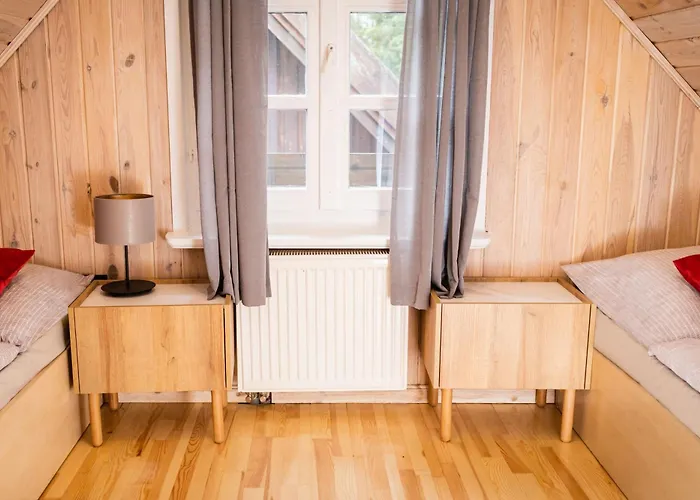 度假村 Riw Male Swory - Plywajacy Houseboat I Drewniane Male Swornegacie