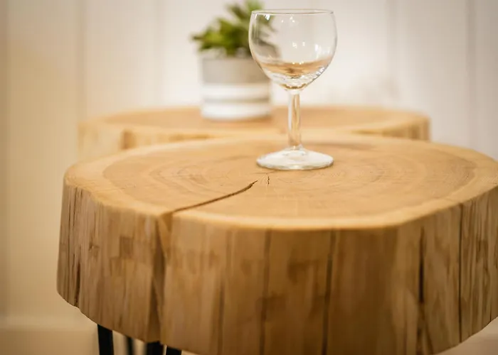 Riw Male Swory - Plywajacy Houseboat I Drewniane 度假村