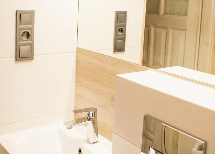 度假村 Riw Male Swory - Plywajacy Houseboat I Drewniane *