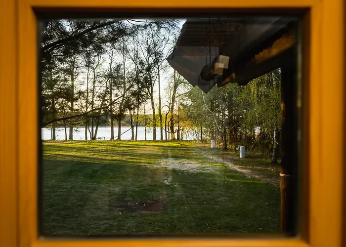 度假村 Riw Male Swory - Plywajacy Houseboat I Drewniane