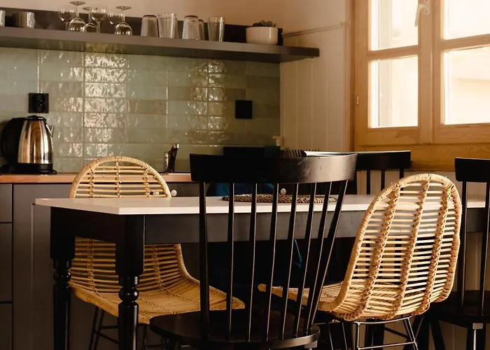 Riw Male Swory - Plywajacy Houseboat I Drewniane 度假村 *