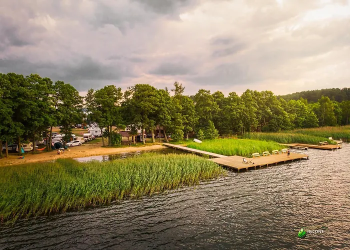 Riw Male Swory - Plywajacy Houseboat I Drewniane