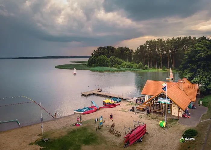 Riw Male Swory - Plywajacy Houseboat I Drewniane 度假村