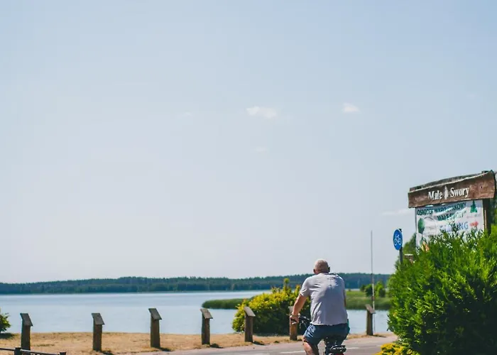 Riw Male Swory - Plywajacy Houseboat I Drewniane 度假村 Male Swornegacie