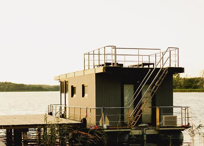 度假村 Riw Male Swory - Plywajacy Houseboat I Drewniane Male Swornegacie