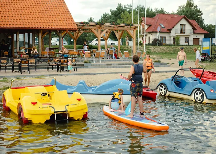 Riw Male Swory - Plywajacy Houseboat I Drewniane Male Swornegacie