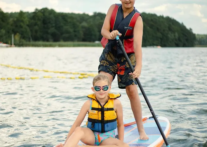 Riw Male Swory - Plywajacy Houseboat I Drewniane 度假村