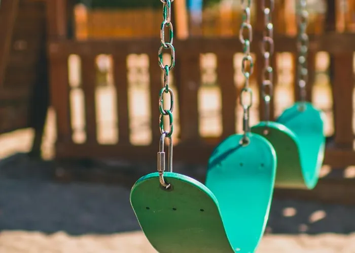 Riw Male Swory - Plywajacy Houseboat I Drewniane 度假村