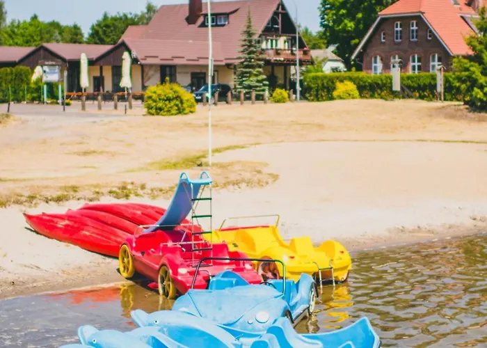 度假村 Riw Male Swory - Plywajacy Houseboat I Drewniane Male Swornegacie