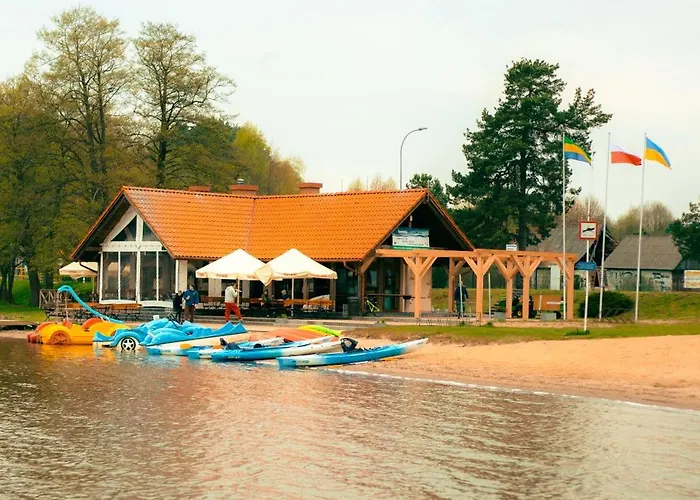 Riw Male Swory - Plywajacy Houseboat I Drewniane Male Swornegacie