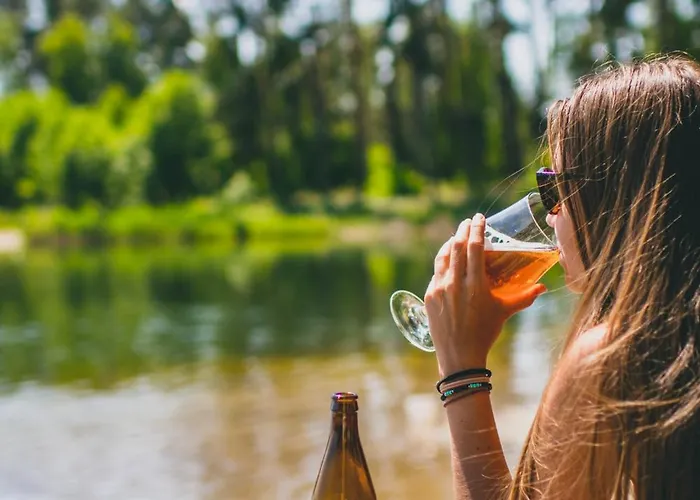 Riw Male Swory - Plywajacy Houseboat I Drewniane 度假村