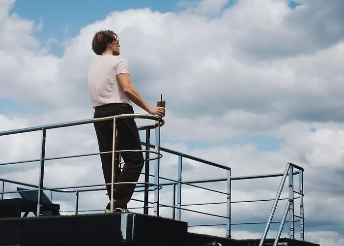 Riw Male Swory - Plywajacy Houseboat I Drewniane 度假村 Male Swornegacie