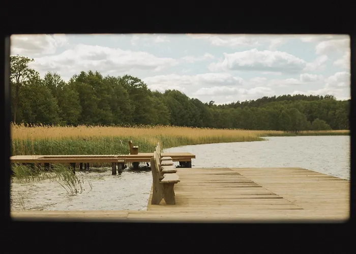 度假村 Riw Male Swory - Plywajacy Houseboat I Drewniane *